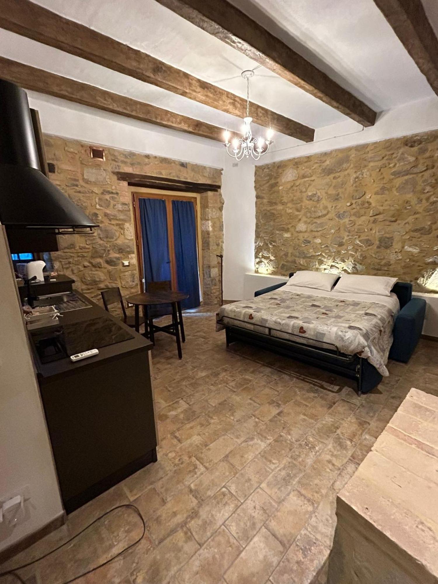 Borgo Di Mezzo Apartment Castelnuovo dell'Abate Ngoại thất bức ảnh